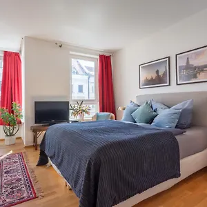Schoenes In Downtown Mitte Mit Balkon , Berlin Germany