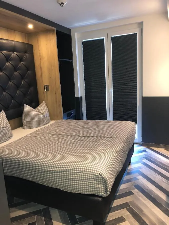 Munich Deluxe Hotel